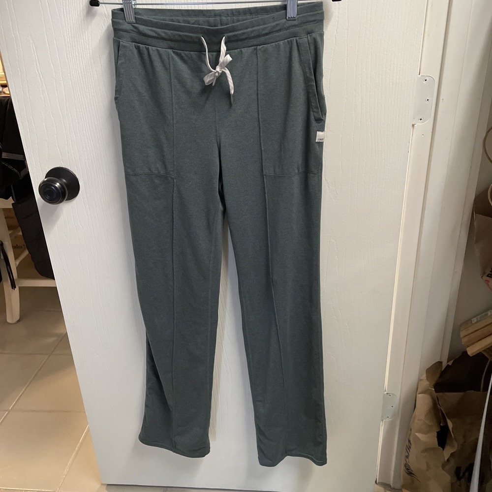 Vuori Halo Essential Wide Leg Lounge Pant Green Dreamknit VW425 Woman's Small